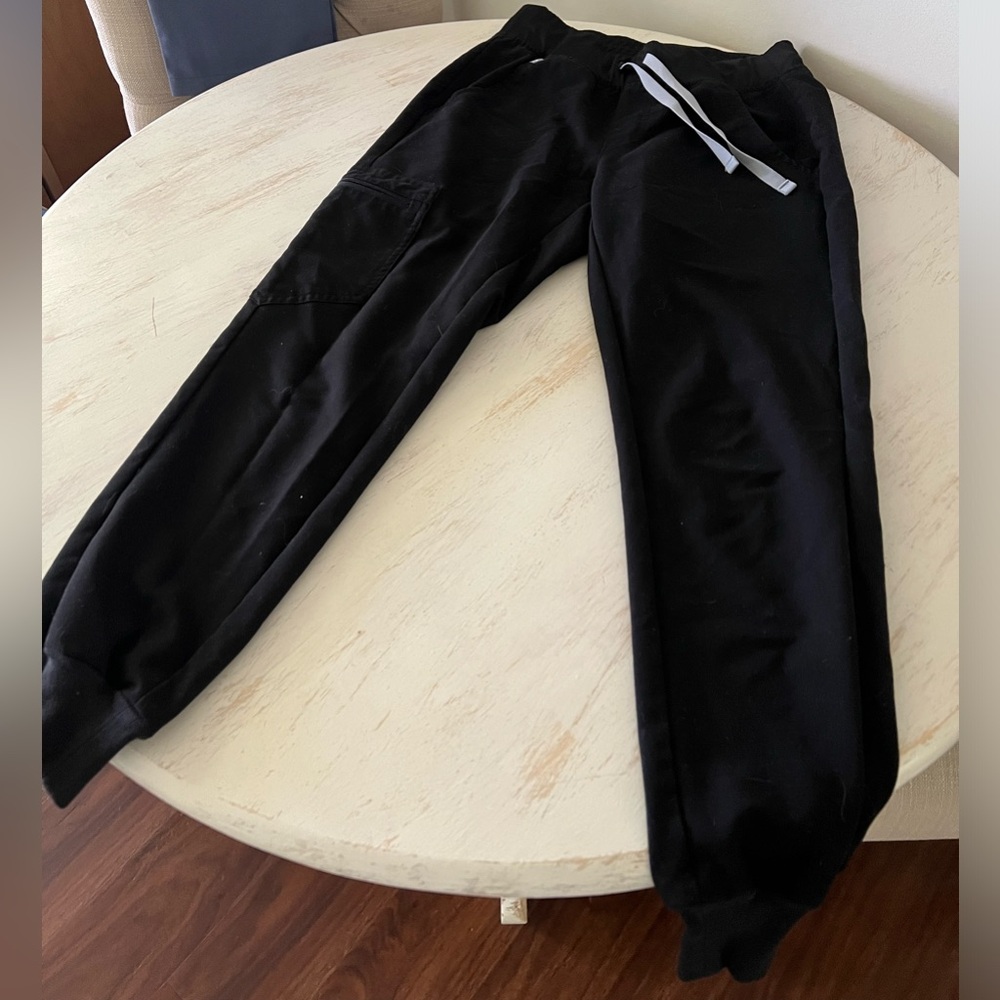 Wear figs Zamora Jogger scrub pants. Size XS/P. Color: black